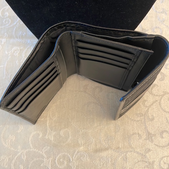 Coach Bi Fold leather/ canvas Wallet - Picture 3 of 3